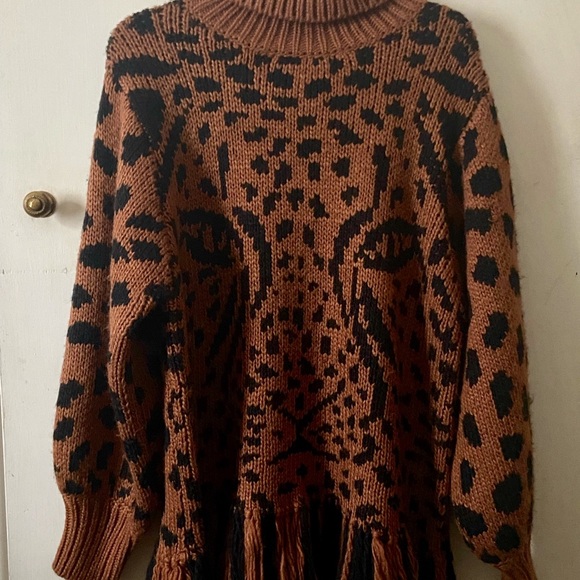 FARM Rio Leopard Fringe Sweater - Picture 9 of 9